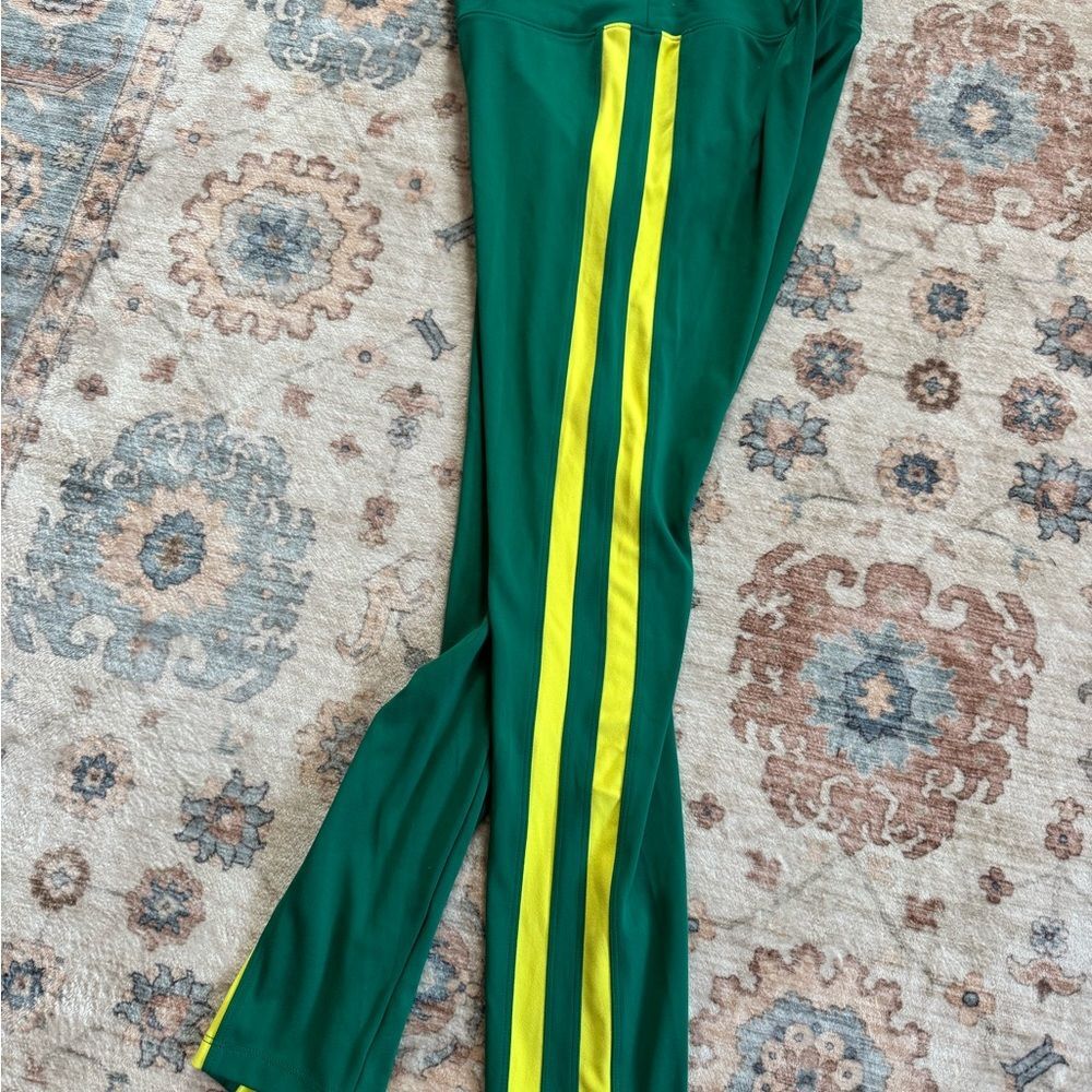 Lou & Grey Bright Green Leggings — Size Small